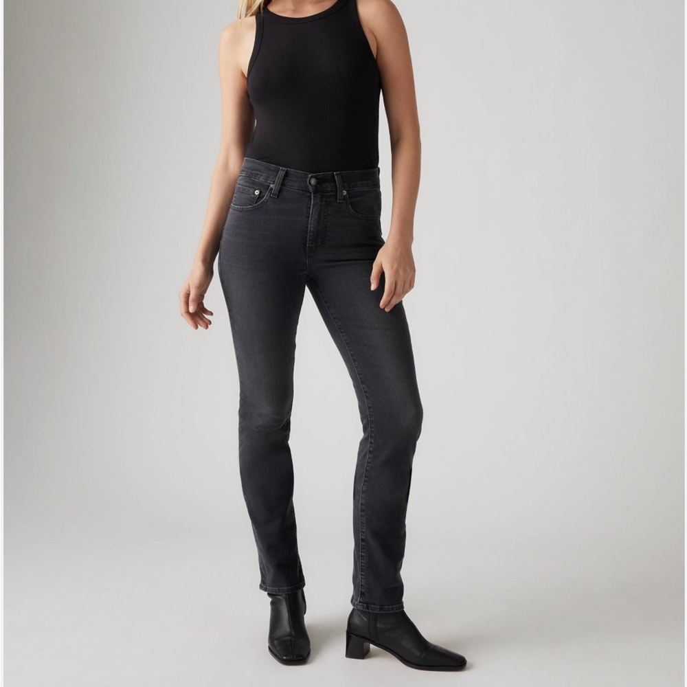 Levi’s 724 HIGH RISE SLIM STRAIGHT WOMEN'S JEANS